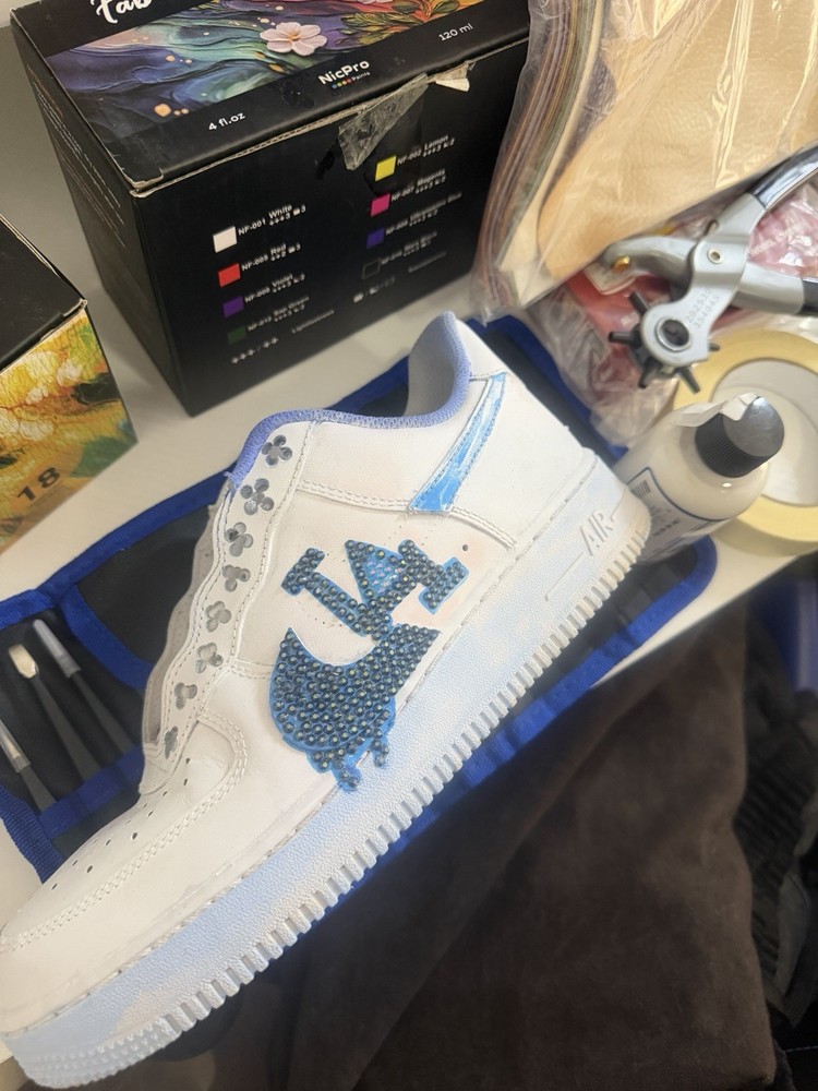 White Vinyl Cutter Machine Cutting Plotter with Accessories for Crafting