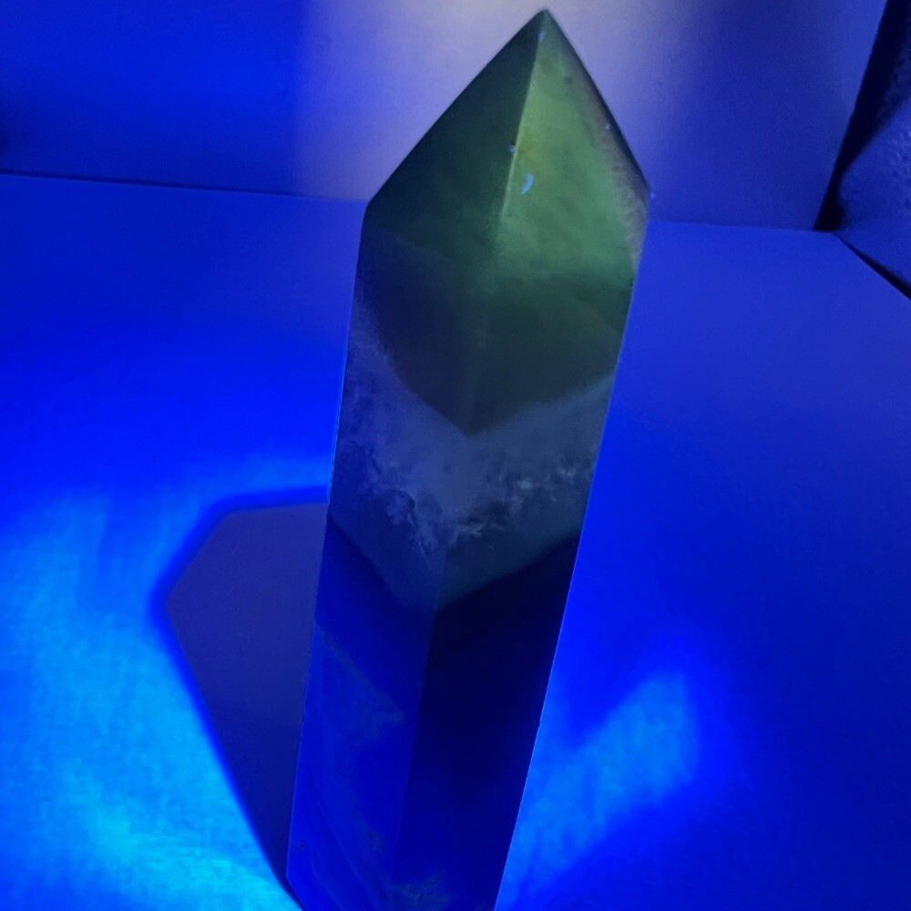 Volcano Agate Tower UV Reactive (#1)