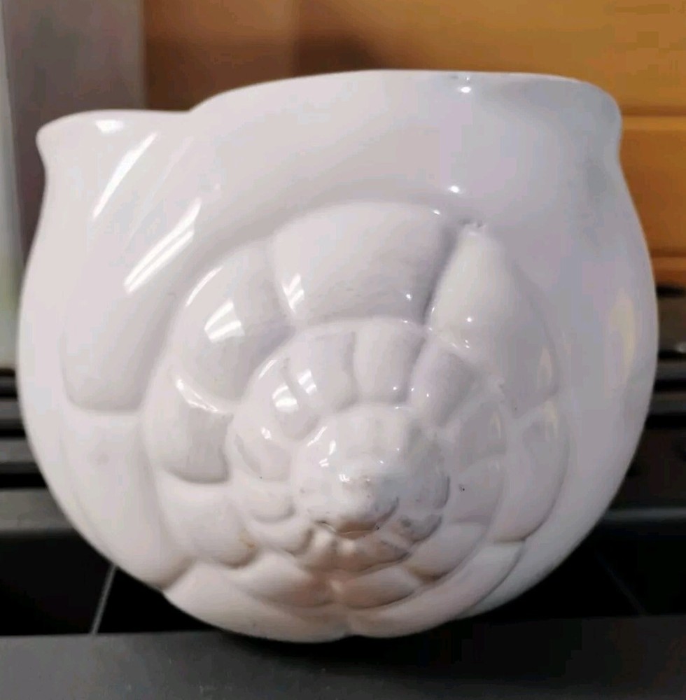White Ceramic Conch Shell Seashell Bowl Planter Container Center Piece Ocean