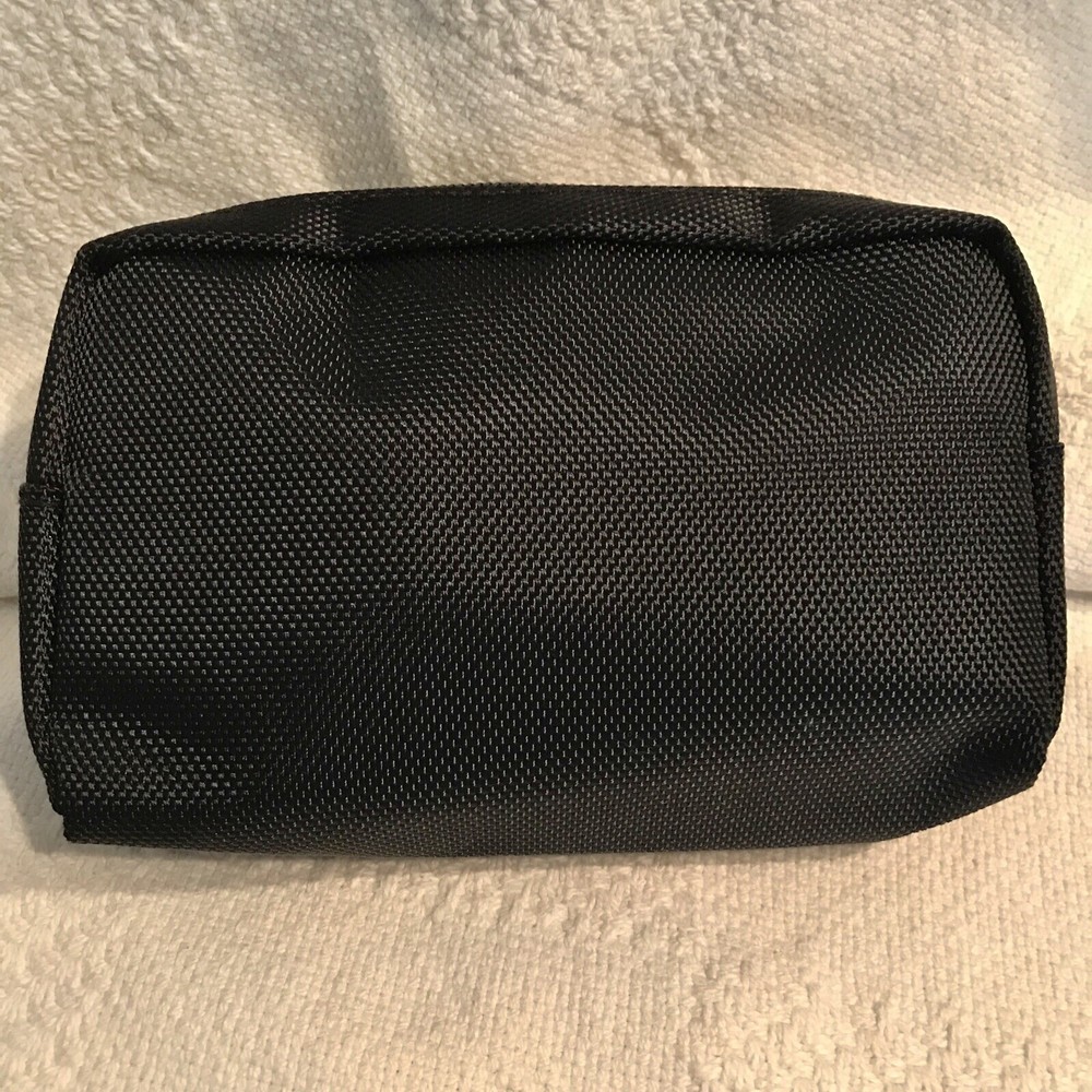 TUMI Delta Airlines Soft Case Amenity Kit Black 7”x5”