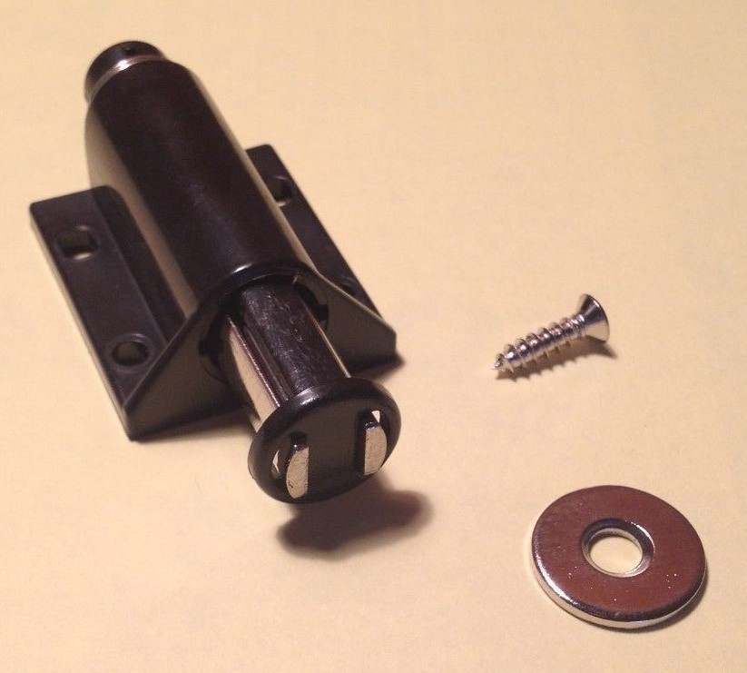 TOUCH LATCH SINGLE   QTY (10)     Magnetic BLACK  Lot#1015A