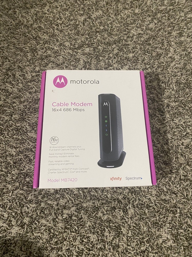 MOTOROLA 16 X 4 Cable MODEM  White MODEL Open Box NEW