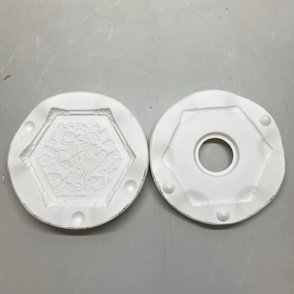 Vintage 1977 Gemini-Empire Ceramic Casting Mold Trivet #72