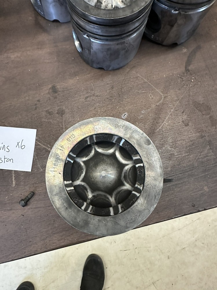 6.7 Cummins piston