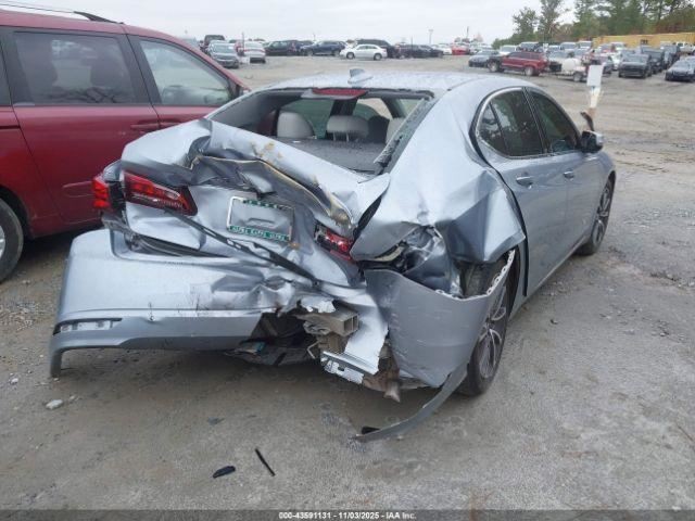 TLX 2016 Glove Box 4923639
