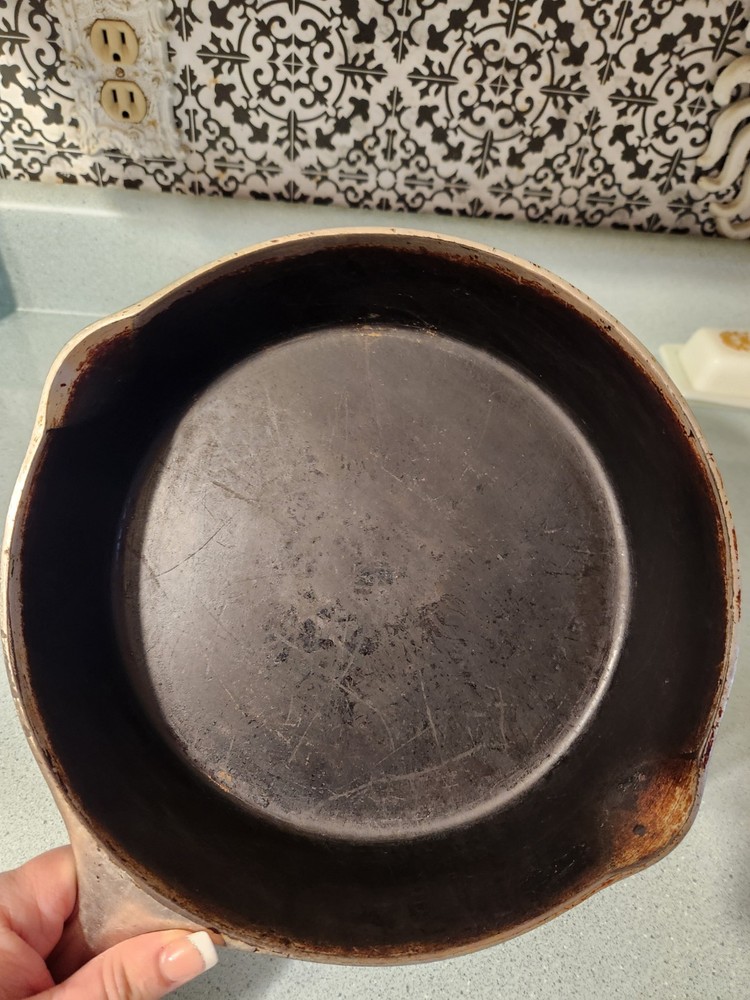 9” WAGNER WARE #7 SIDNEY O CAST IRON SKILLET