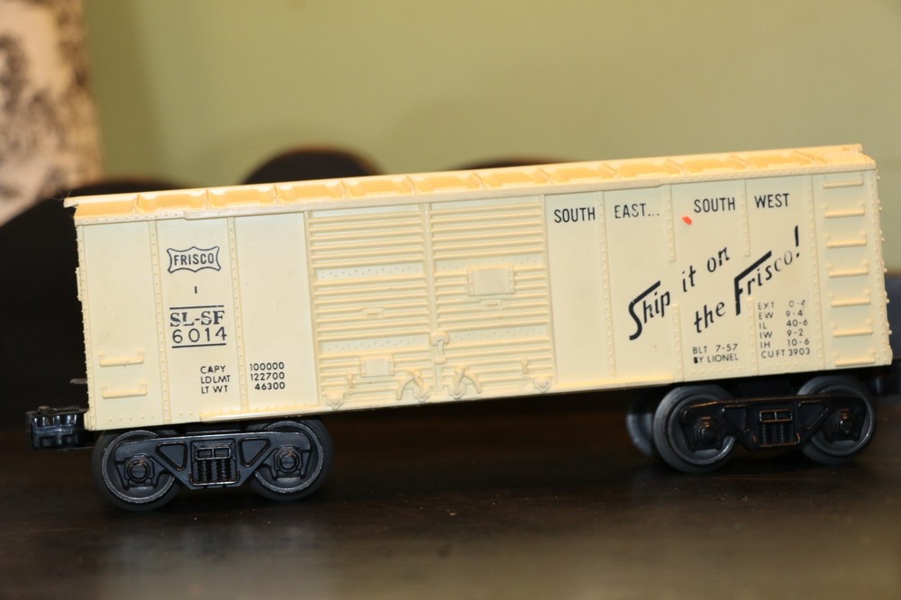 Lionel modern with set box, beautiful condition, smoke, light, forward/reversebx