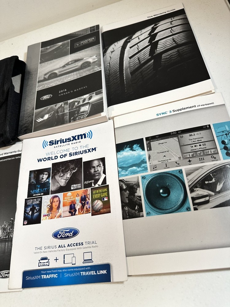 2016 Ford Mustang Owner's Manual Set