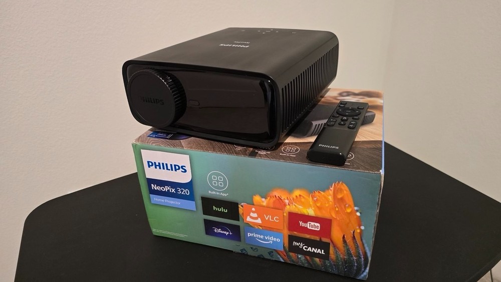 PHILIPS NeoPix 320 Multimedia Home Projector (NEW/OPEN BOX)
