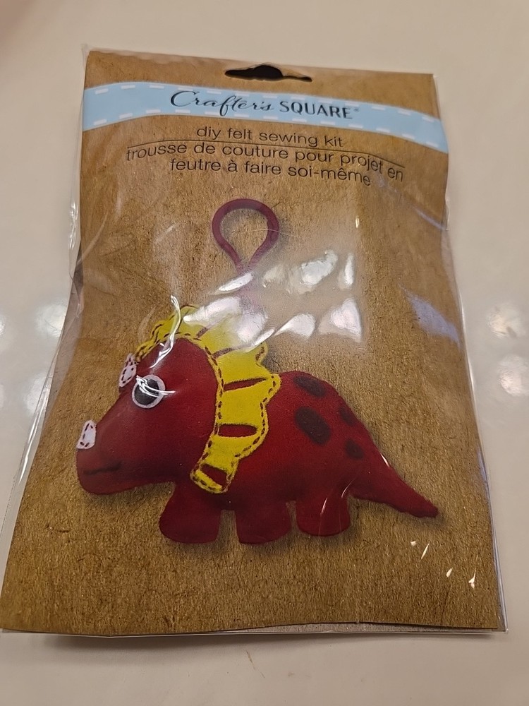 Crafter's SQUARE Felt Sewing Kit.