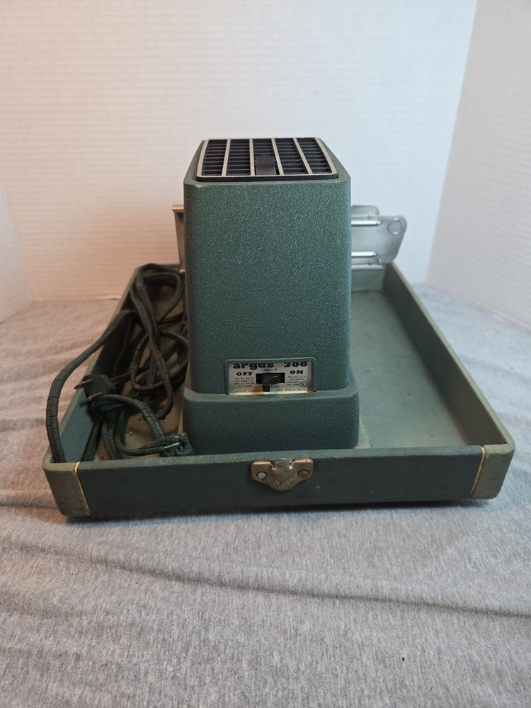 Vintage Argus 300 Automatic Slide Projector With Case Untested