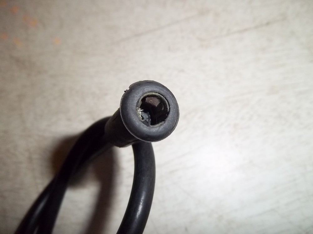 NOS HT CABLE 17" WITH COPPER CORE WITH SPARK PLUG CONNECTOR UNSUPPRESSED
