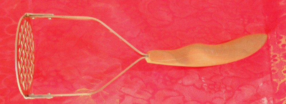 CUTCO No 14 Masher Light Brown Swirl Handle R3B