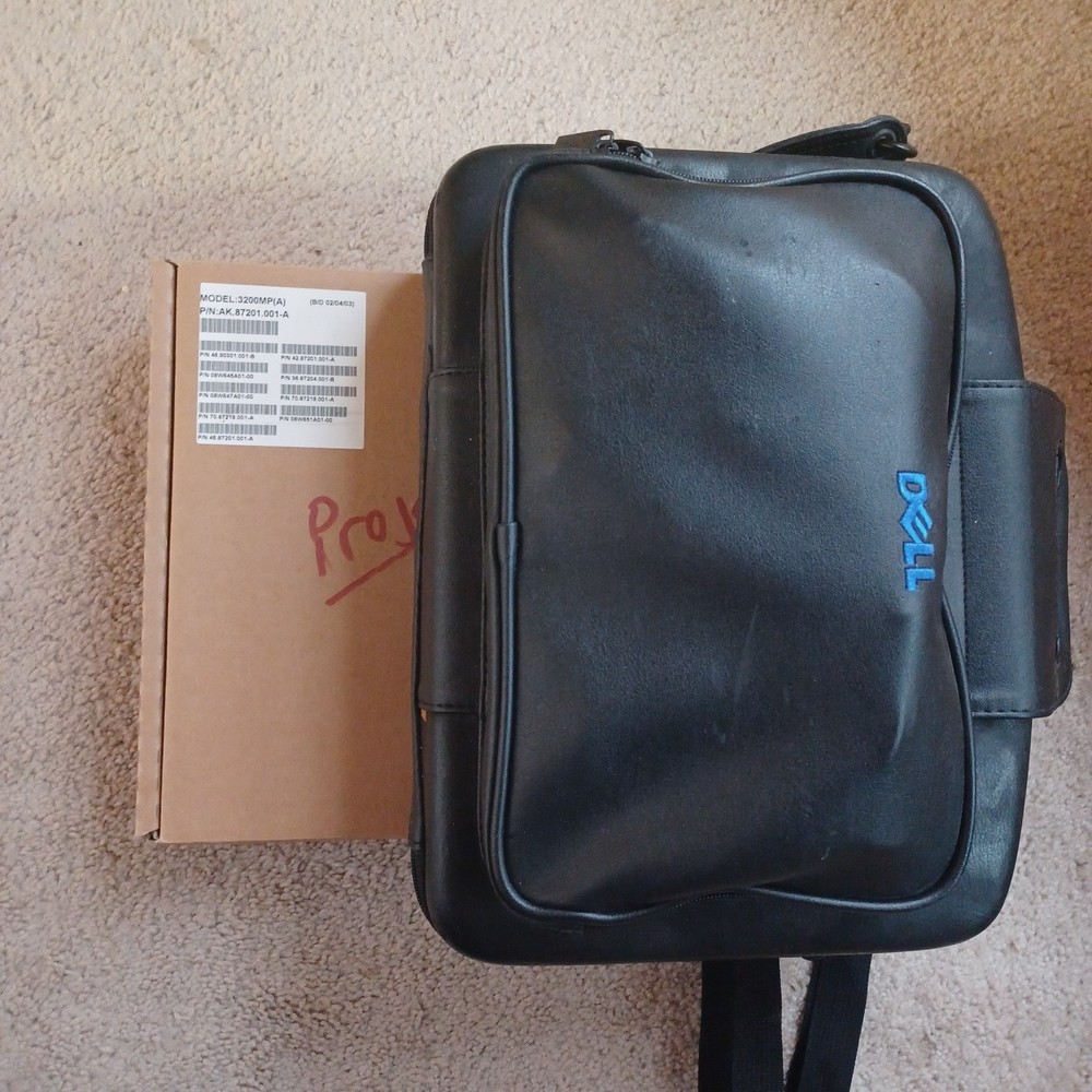 Dell 3200MP DLP Portable Front Projector w/ Carry Case, Remote & Extra Bulb!