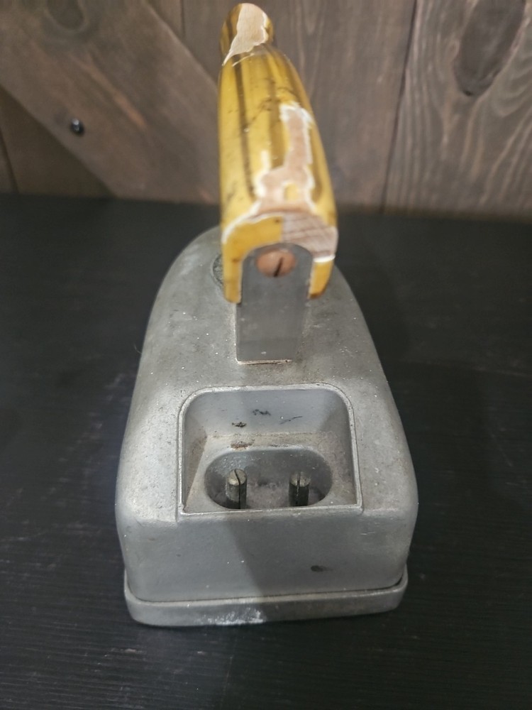 Antique Vulkan Electric Iron 220 Volts Dampf Bugler