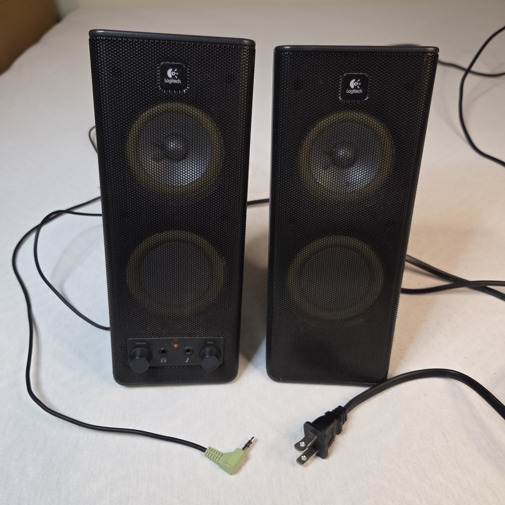 Logitech PID A149 Computer Desk Speakers- Great Sound- Wired