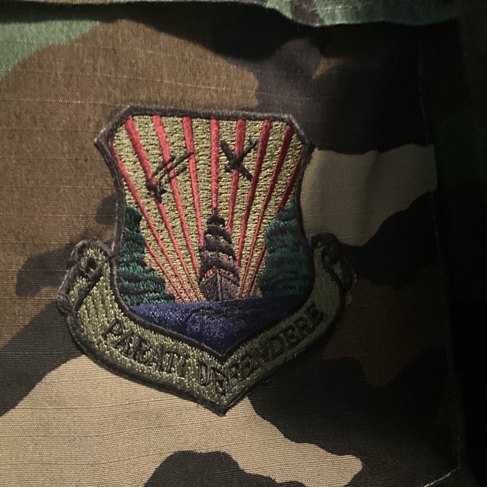 AIR FORCE CAMO PATTERN COAT Jacket 8415-01-184-1328 MEDIUM-XSHORT COLONEL PATCH