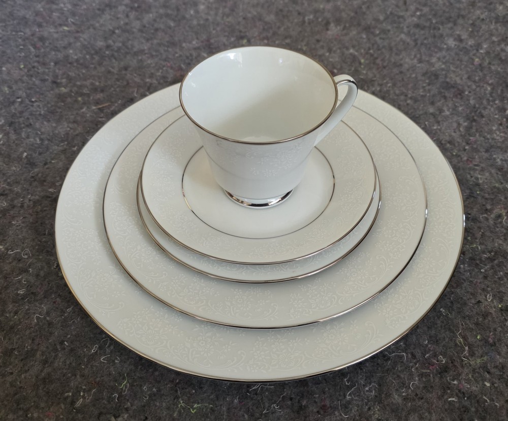 NORITAKE CONTEMPORARY TAHOE 2585 ~ 5 PC. PLACE SETTING