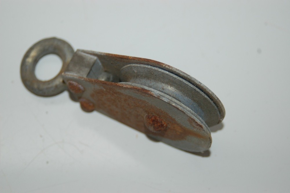 Vintage 2" Swivel Eye Pulley - Operates Smoothly