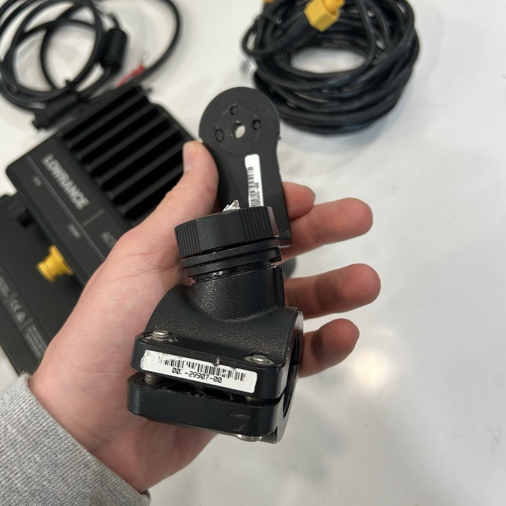Lowrance Active Target 1 Sonar System Black Box And Transducer