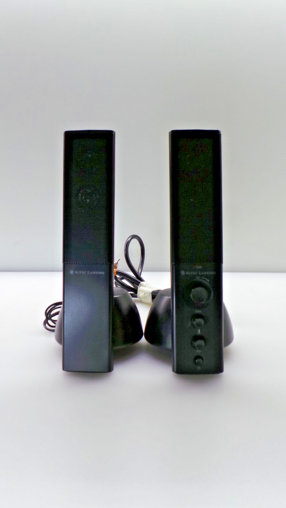 ALTEC LANSING VS4121 RIGHT AND LEFT COMPUTER SPEAKERS ONLY - Working Great