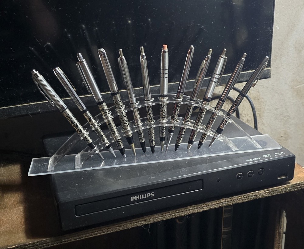 Acrylic Pen Stand Arch Design