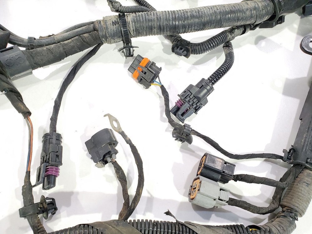 2011 Hyundai Genesis OEM 3.8L Automatic Engine Harness One Broken Wire