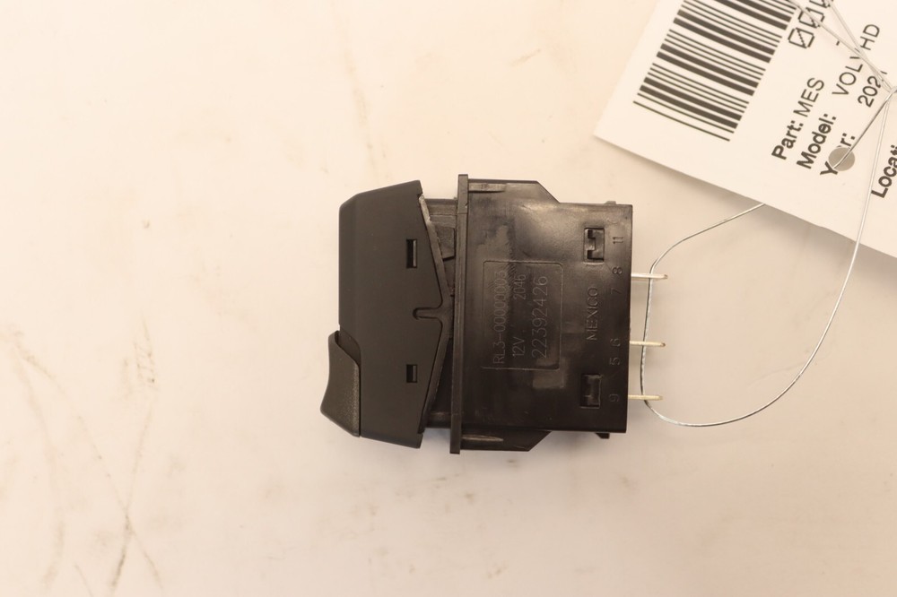 2019-2024 VOLVO VNL 760 DASHBOARD PANEL FIFTH WHEEL LOCK SWITCH BUTTON OEM