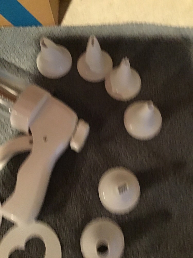 Cupcake Decorator Tool Set 19 Piece Set By Avon