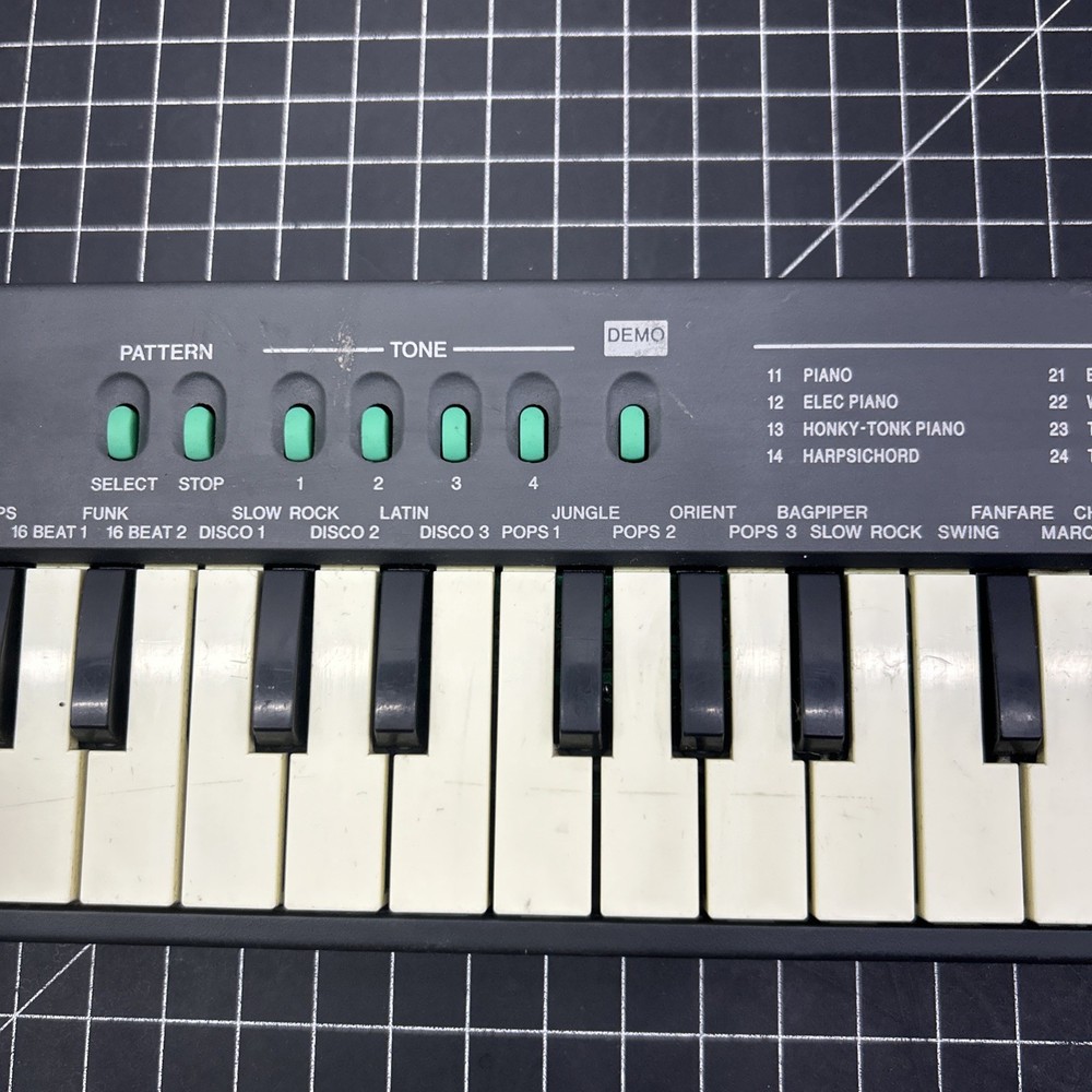 Casio SA-2 Mini Electronic Keyboard - WORKS - Missing Battery Cover