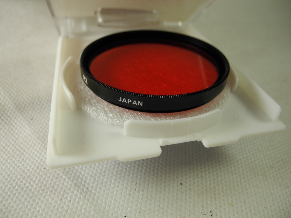 QUANTARAY PERFECT RED 2 52mm FILTER WITH CASE