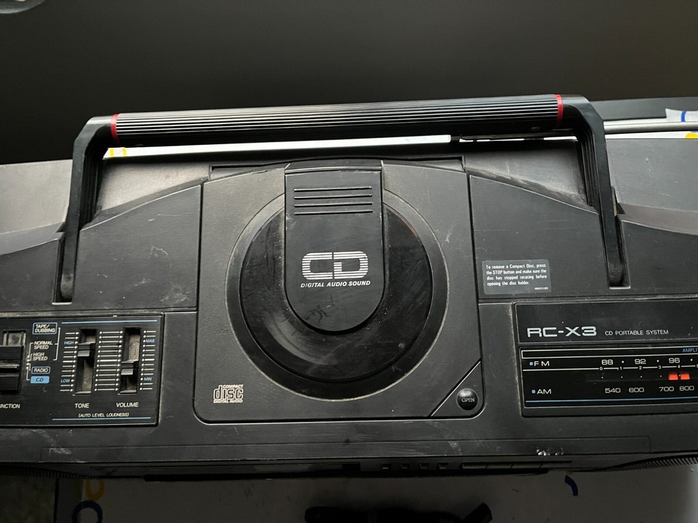 JVC RC-X3 CD Portable System 1988 Read Description