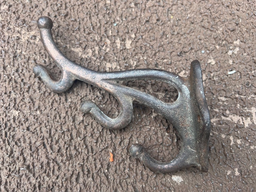 Vintage Triple School Style Hook Rustic Cast Iron Coat Hat Hook Rustic Farmhouse