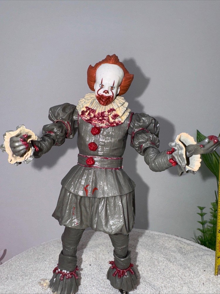 Pennywise aquarium decor