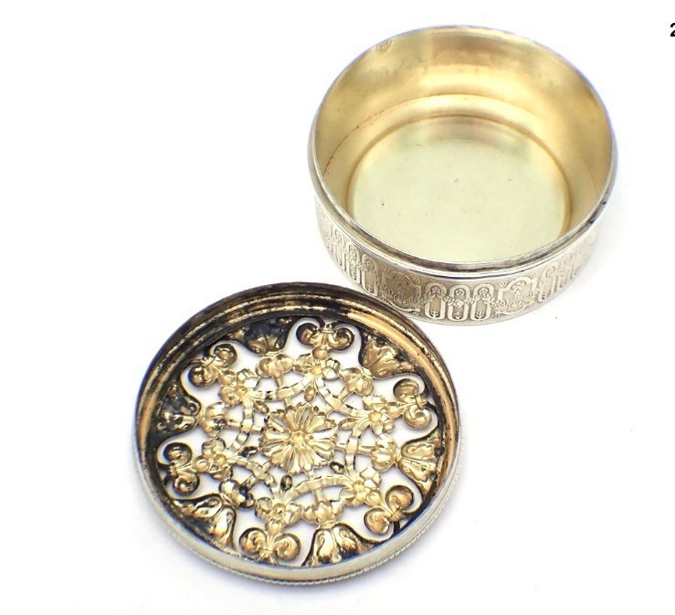 Vintage Tiffany&co Sterling Silver Pillbox. Box