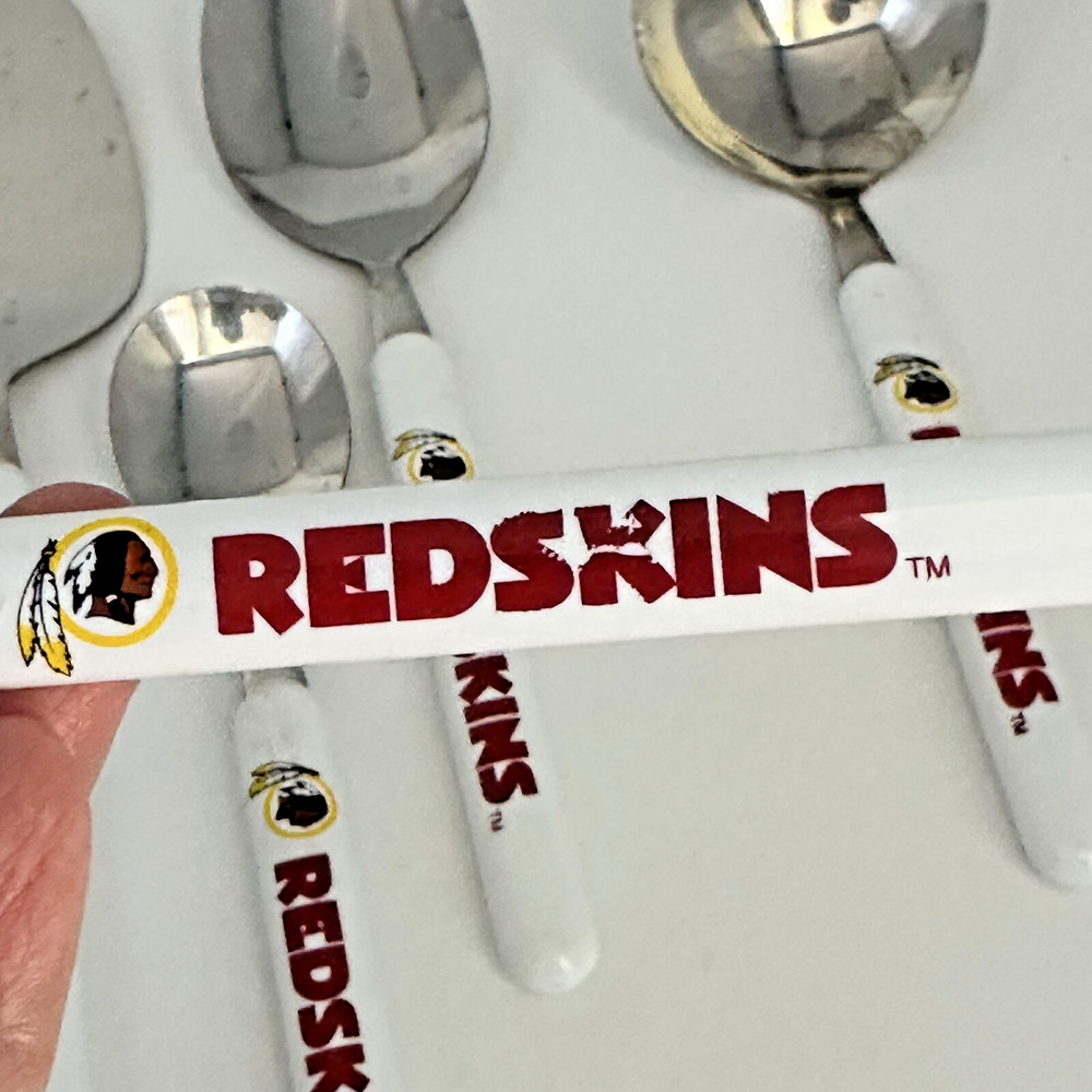 Washington Redskins Commanders Cutlery Flatware Silverware 8 piece Serving Set