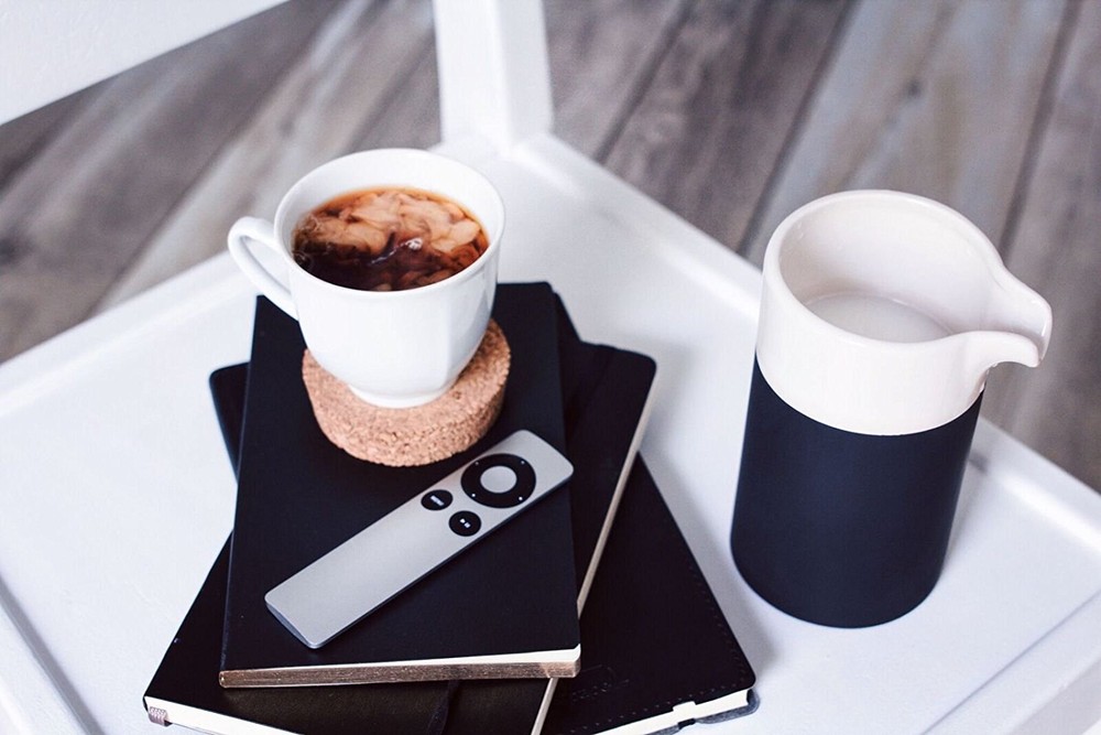Magisso White Line Naturally Cooling Ceramic Mini Carafe