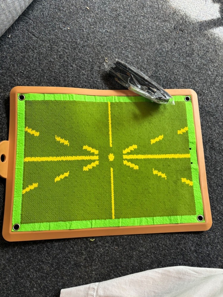 Golf Putting Practice Mat With Alignment Guides