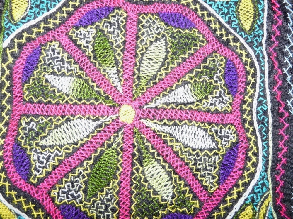 SHIPIBO PERU AMAZON INDIAN LARGE EMBROIDERED BAG #2