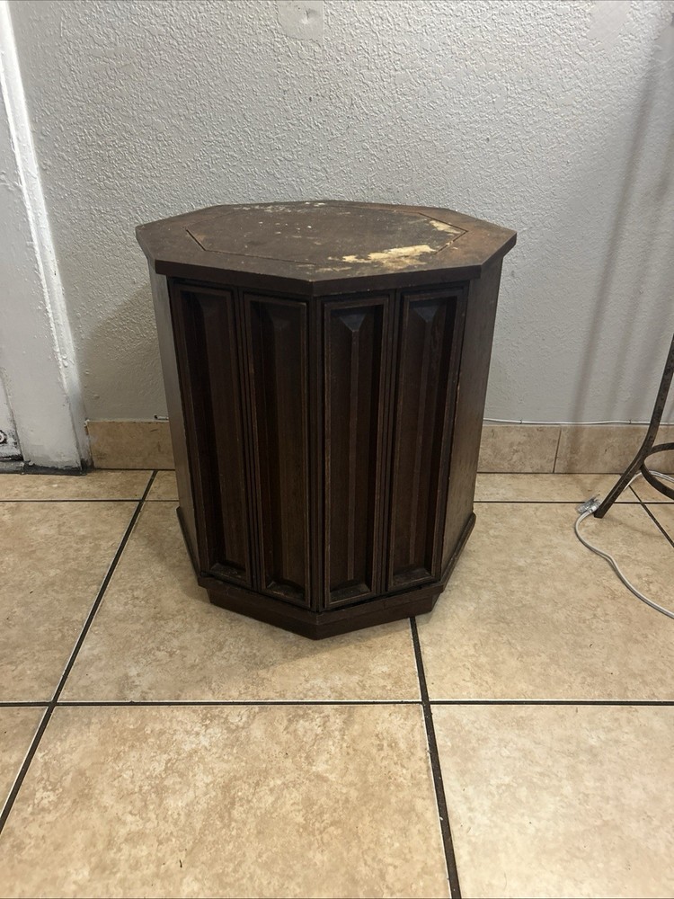 Middle Century Classic Drum Table ￼