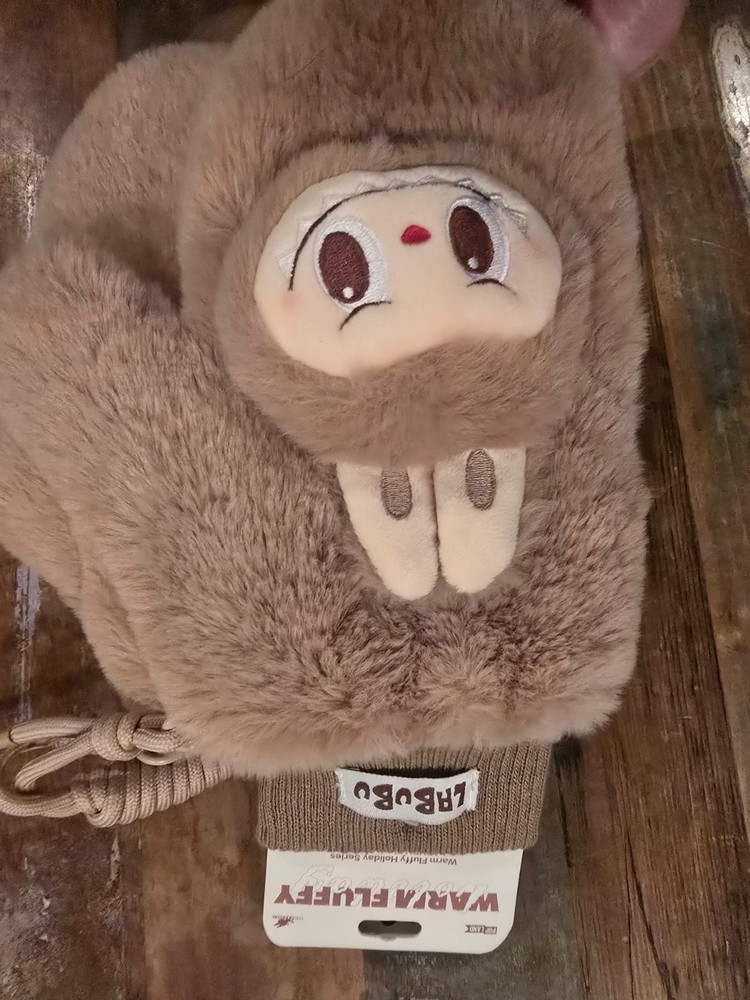 LABUBU Winter Accessory Set - Mittens & winter hat POP LAND Exclusive 🤎