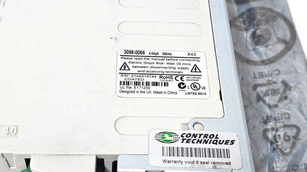 EMERSON Control Techniques Digitax ST DST1401 Servo Drive 3098-0066