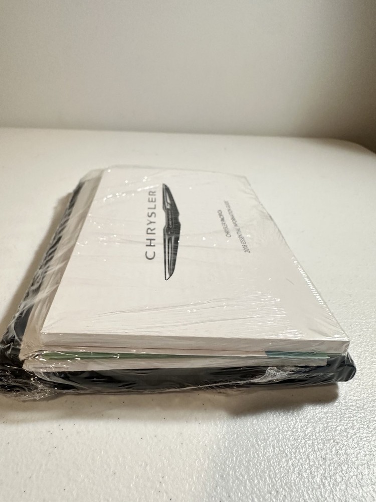 Chrysler Pacifica Owner's Manual Set 2018