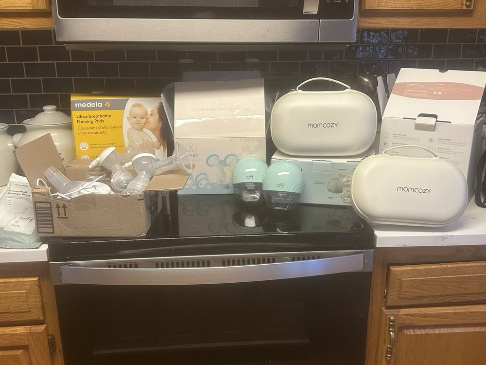 Breast Pump/ Breast Feeding LOT BUNDLE HUGE