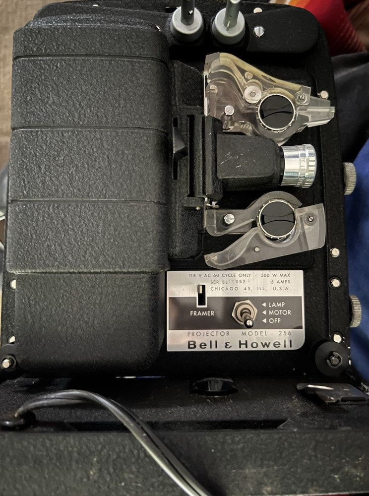 Bell & Howell Model 256 Auto Load Projector 8mm Untested