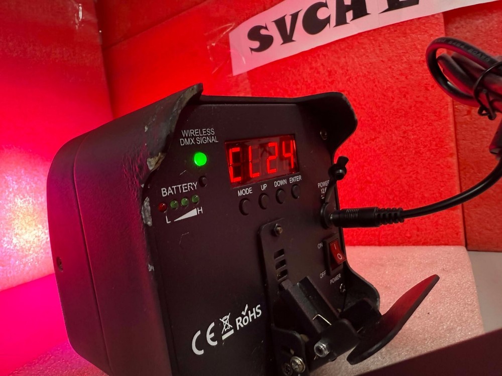 OMEGA DJ 4X18 PAR UPLIGHT WIRELESS REMOTE BLACK