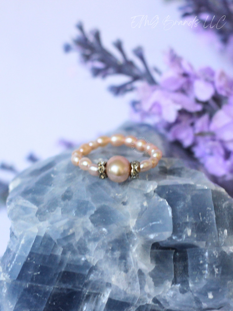 Peach Pearl Stretch Ring
