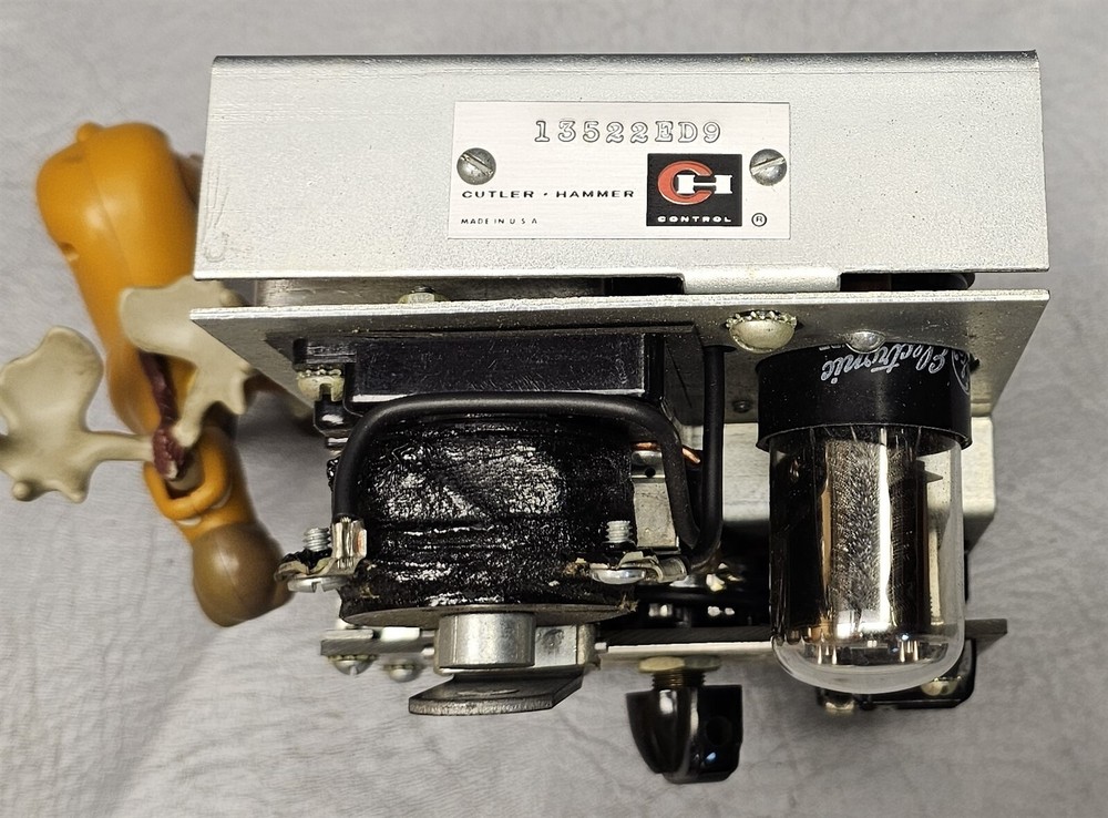 Cutler Hammer 13522ED9 Timer 0-10 Seconds Range 1-6