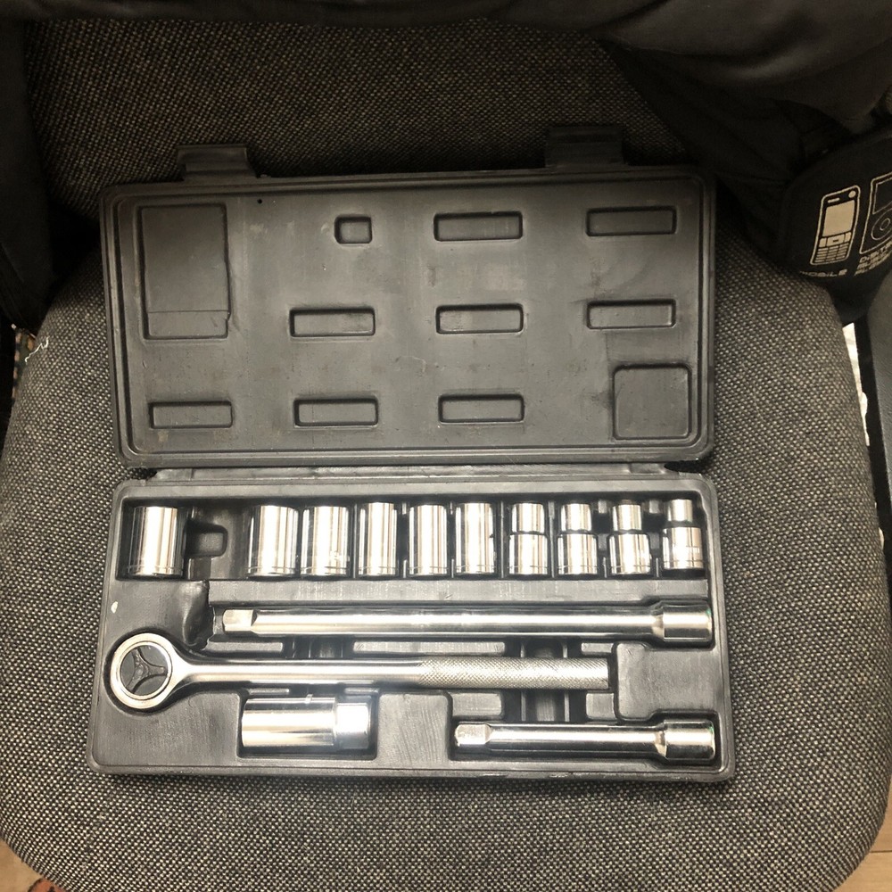 Draper Metric Socket Set, 1/2" Sq. Dr. (14Piece) 21mm piece is missing