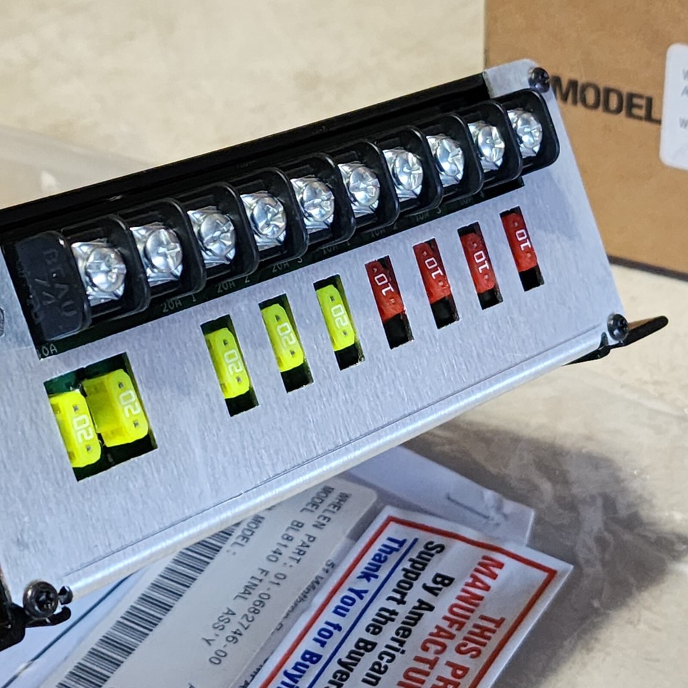 NEW Whelen BL8140 8 Channel High Current Switch Controller 01-0682746-00/B